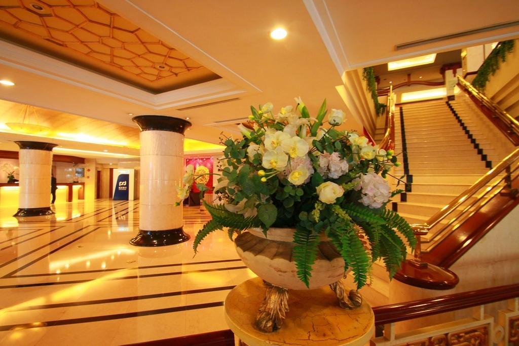 Best Western New Century Hotel Şanghay Dış mekan fotoğraf